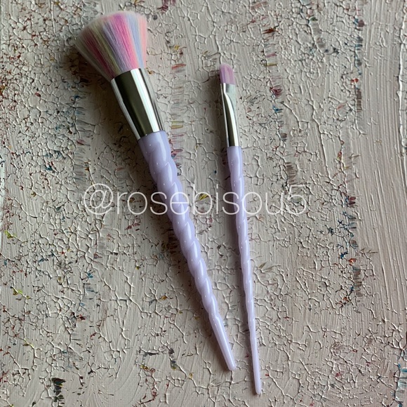 🦄🆕 Rainbow Unicorn Horn Makeup Brush Set - Picture 3 of 3